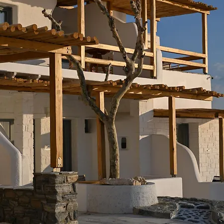 מלון דירות Iliada (adults Only)