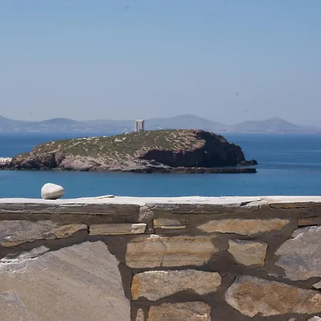 מלון דירות Iliada (adults Only) 4*