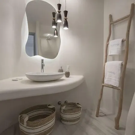 Iliada (adults Only) 4*