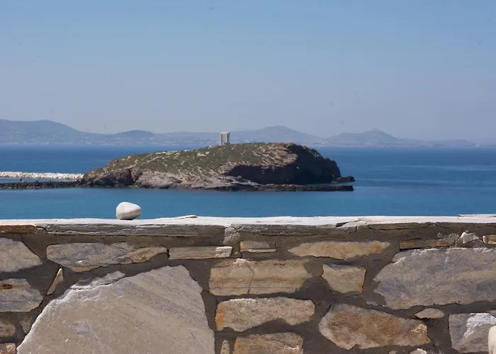 מלון דירות Iliada (adults Only) 4*